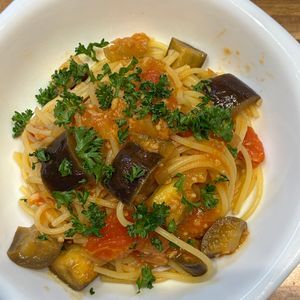 くだもの大好き🧡の作ってみた!投稿(夏の誘惑【フレッシュトマトとなすのツナパスタ】)