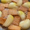 材料2つ♪玉ねぎと厚揚げのしみしみ煮の工程4