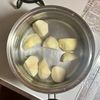 【オリーブとゆで卵のポテトサラダ】白ワインと♪の工程1