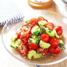 食欲そそる♡【トマトときゅうりの甘酢塩こん和え】箸が止まらん