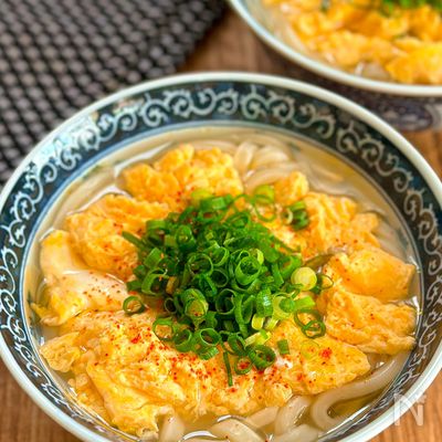 忙しい朝やお夜食に♪【ふわふわ♡かき卵うどん】