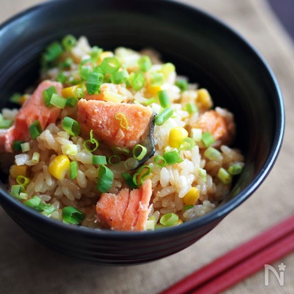 サケとコーンのバター醤油混ぜめし