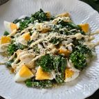 《メイン料理に旬サラダ》菜花と新玉ねぎの玉子わさひドレ和え