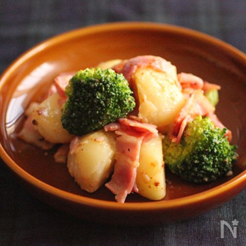 簡単お弁当にも♪じゃがいもとベーコンのガーリックマヨ炒め