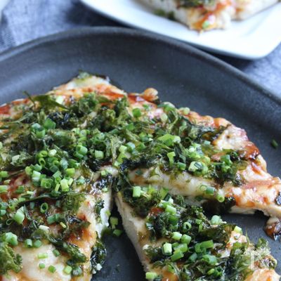 低糖質でヘルシー♪しっとり柔らか鶏生地で照り焼きチキンピザ