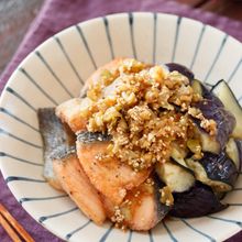 秋鮭となすの香味だれ【#簡単#スピードおかず#万能だれ】