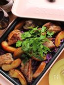 ホットプレートで塩麹スペアリブとりんごと紫キャベツのソテー