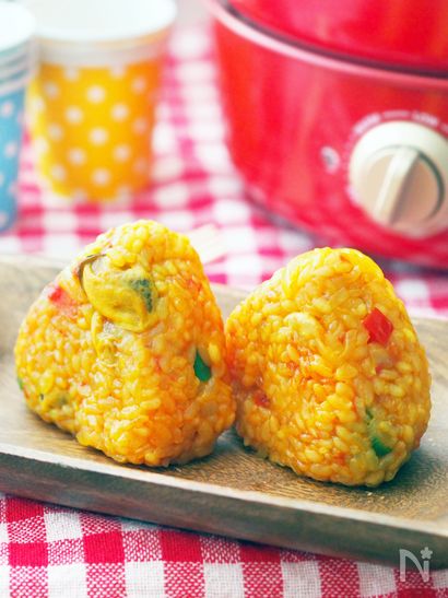 炊飯器で作っちゃおう！パエリアおむすび