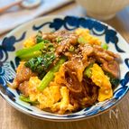 一品で大満足おかず♪【豚肉と小松菜のふわたま春雨炒め】