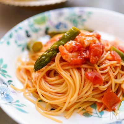 おうちパスタ♪『アスパラとシーフードのトマトソース』