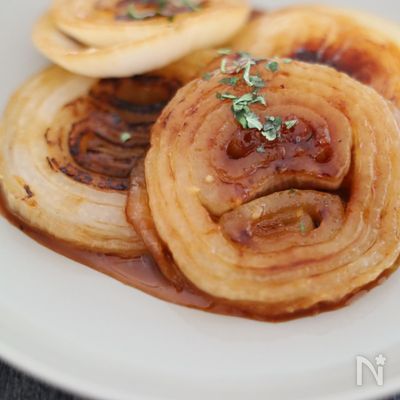 至福のとろ旨♪新玉ねぎのガリバタステーキ