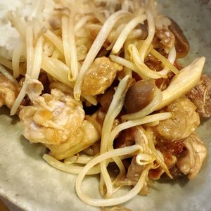 can🦄🦄の作ってみた!投稿(ワンパン10分！【豚こま肉ともやしの旨ダレ炒め】ご飯すすむ♩)