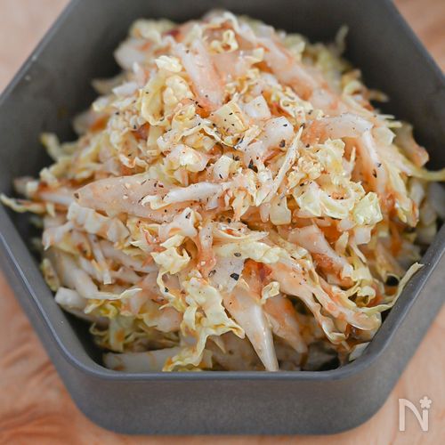 メイン食材は白菜だけ！白菜のおかかサラダ