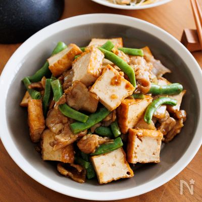 『豚バラ厚揚げとインゲンの旨辛中華風炒め』ご飯がススム!