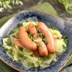 シャウエッセンとキャベツの白だし煮