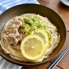 ごま油香るぶっかけ！【ネギ塩レモンの豚しゃぶそうめん】