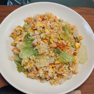 ゆの作ってみた!投稿(鮭レタスチャーハン。)