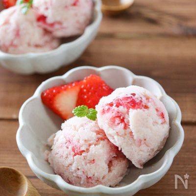 いちご甘酒ヨーグルトアイス♪【卵 生クリーム 砂糖不使用】