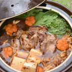 液体塩こうじ使用！厚切り豚ロースときのこのチゲ鍋