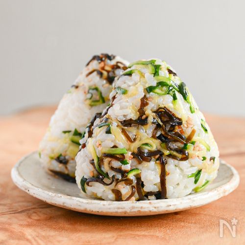 意外な組み合わせ？！？ズッキーニと塩こんぶのおにぎり