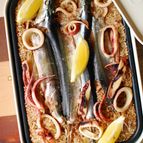秋刀魚とイカの玄米パエリア。