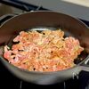 豚こまと焼き豆腐の甘辛ごますき煮の工程2