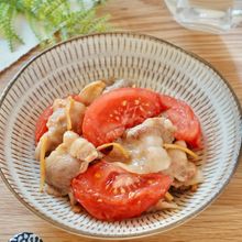 いつもと違う食卓になる！【トマトの塩麹生姜焼き】