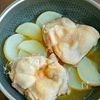 重ねて蒸し煮｜大根と鶏肉のうま塩蒸し煮の工程3