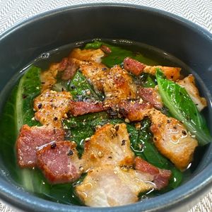 楽ラク手抜キッチン🐶🐾の作ってみた!投稿(シャキシャキ食感を楽しめる♪ロメインレタスとベーコンのスープ)