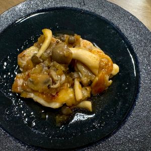 ほっぺすりすりの作ってみた!投稿(ご飯がすすむ!きのこと玉ねぎの和風ソースチキン)