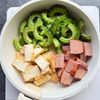 焼豚で簡単♪旨みたっぷり【ゴーヤチャンプルー】の工程2