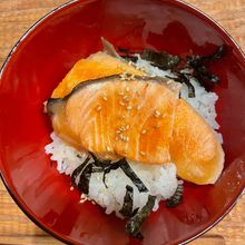旨味たっぷり！フライパンで作る鮭のだし茶漬け