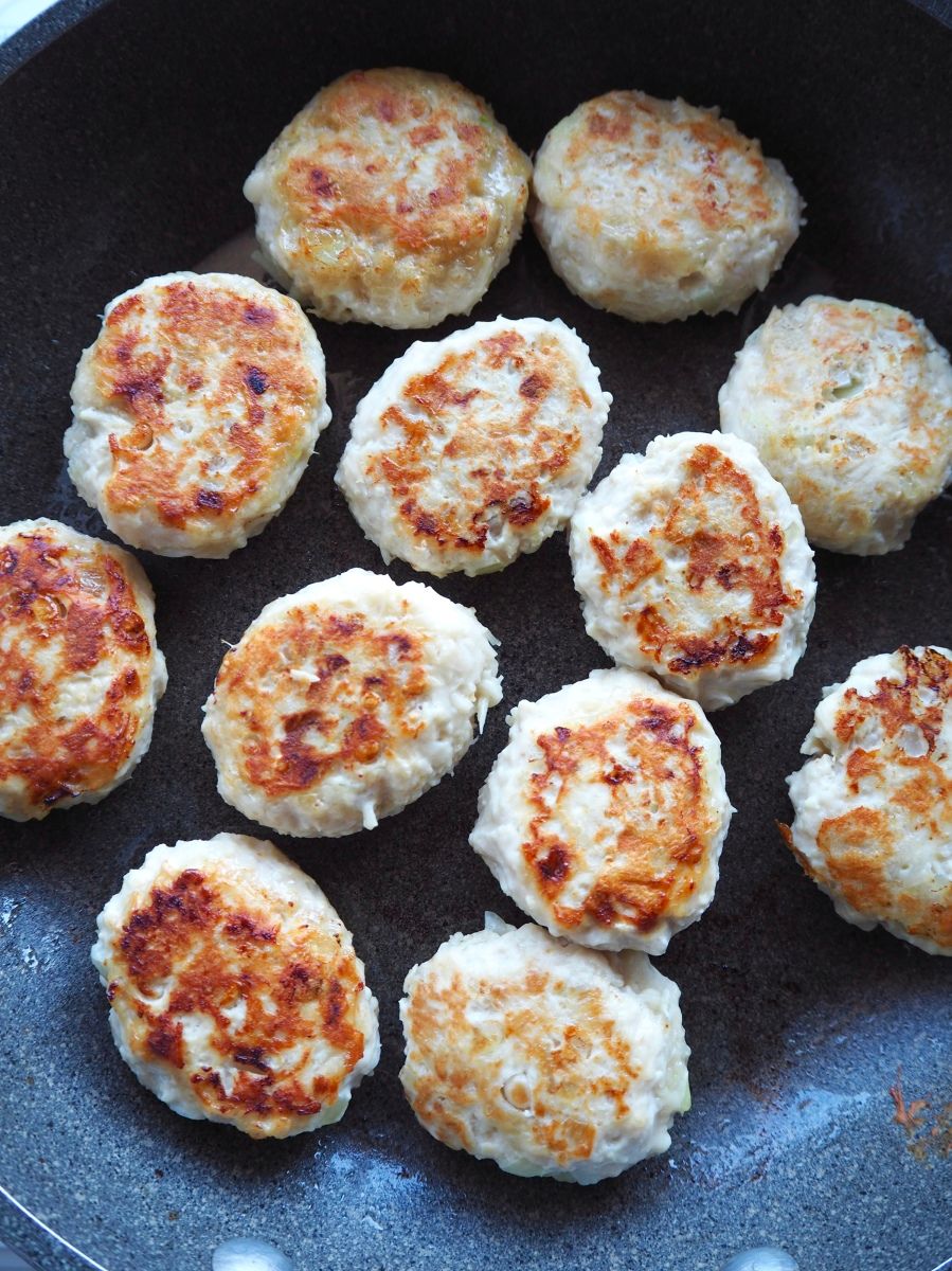 お肉とえのき同量】えのきでシャキッとヘルシーごまマヨつくね