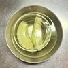 穏やかな辛味♪【蒸しなすのからし酢じょうゆあえ】の工程1