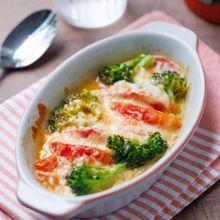 トマトとブロッコリーのチーズ焼き