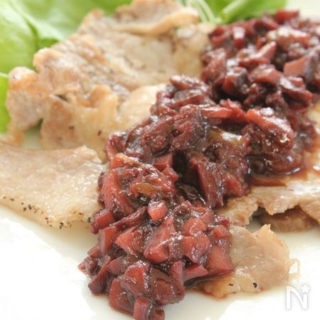 ステーキに ハンバーグに ルバーブの赤ワインソース By 丹下慶子 レシピサイト Nadia ナディア プロの料理家のおいしいレシピ