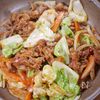行列のうどん屋さんの🍜豚バラみりん味噌漬け焼きうどん🤩の工程3
