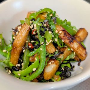 まゆのの作ってみた!投稿(ヘルシー和食のお惣菜🥗ピーマンとさつま揚げの塩昆布和え🤤)