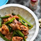 10分de病みつき！お弁当にも美味♪鶏肉と小松菜の韓国風炒め