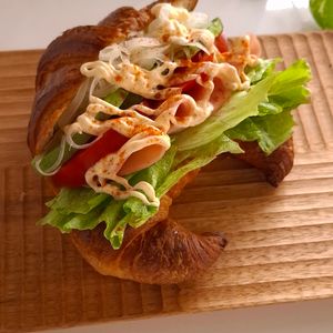 とのちゃまの作ってみた!投稿(アボカド・トマト・ハムのクロワッサンサンド　カフェ風ランチ♪)