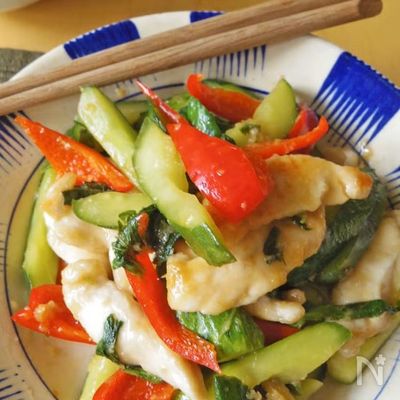 ご飯がすすむ。鶏むね肉ときゅうりの大葉生姜醤油炒め
