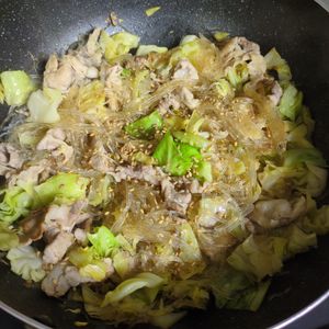 さこ　マロ美の作ってみた!投稿(【天才的！豚こま肉とキャベツのワンパン春雨いため】時短♡節約)