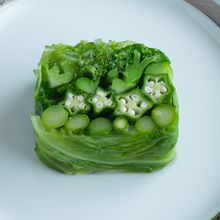 【切ったら感動！】緑野菜のテリーヌ・白だし仕立て