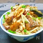 焼き秋刀魚と胡桃ときのこの生姜たっぷり炊き込みごはん