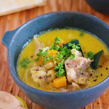 重ねて煮るだけ7分『チキンとかぼちゃのコクうま♡豆乳スープ』