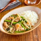10分かからず爆速！ごはんがすすむ【豚ニラもやしのとろみ丼】