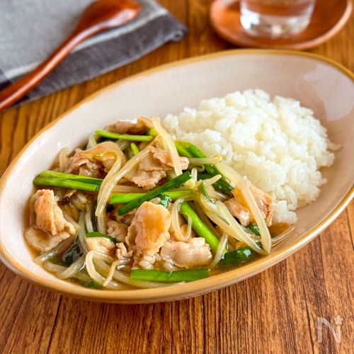 10分かからず爆速!ごはんがすすむ【豚ニラもやしのとろみ丼】