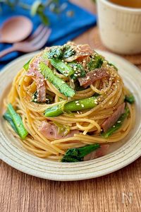 お手軽ワンパンで♩小松菜とベーコンの和風パスタ