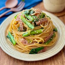 お手軽ワンパンで♩小松菜とベーコンの和風パスタ