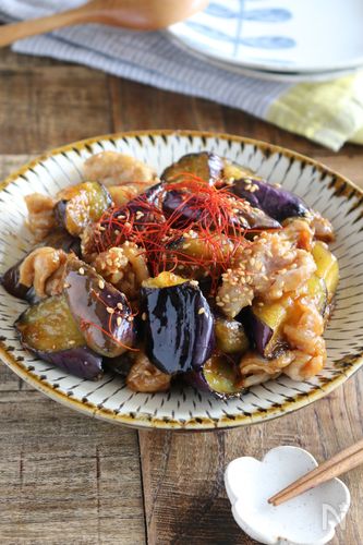 【作ってみた！で大人気】たれがめちゃうま！とろとろ＆ジューシー「なすと豚肉のうま辛炒め」｜みんなの推しレシピ 